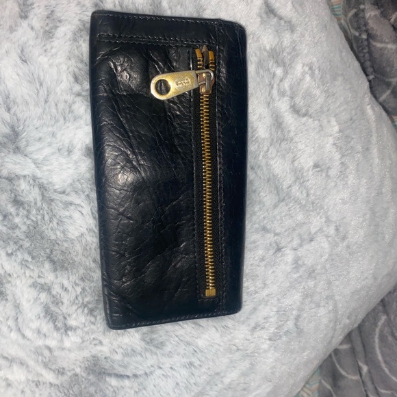 CHLOE BLACK WALLET WITH GOLD BOW DETAIL ON FRONT PRE LOVED - Picture 6 of 16